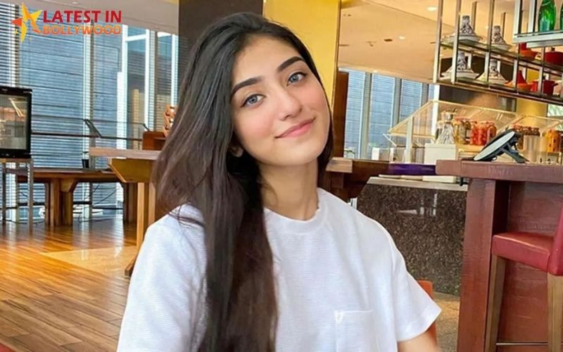 Nazila Sitaishi Age, Biography, Munawar Faruqui’s Girlfriend, Wiki, Religion, Nationality, Family, Height, Net Worth, Instagram Nazila Sitaishi Biography