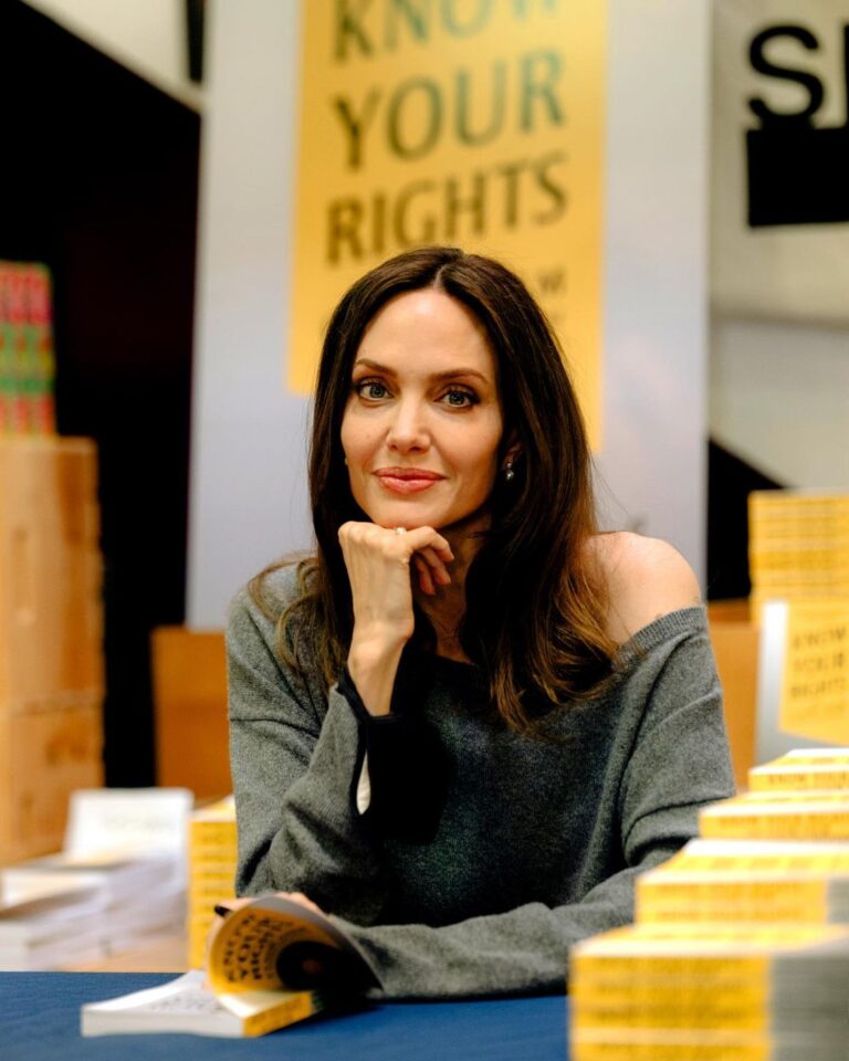 Angelina Jolie Parents, Husband, Children, Age, Ethnicity, Nationality, Net Worth & More