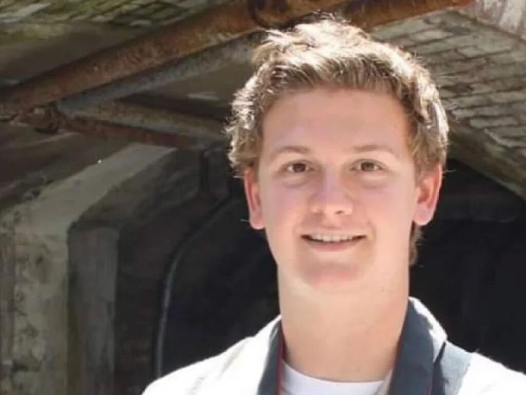 Austin Majors Cause of Death, Child Actor In ‘NYPD Blue’ Dies At 27, Age, Wiki, Nationality, Parents, Net Worth & More Austin Majors Cause of Death